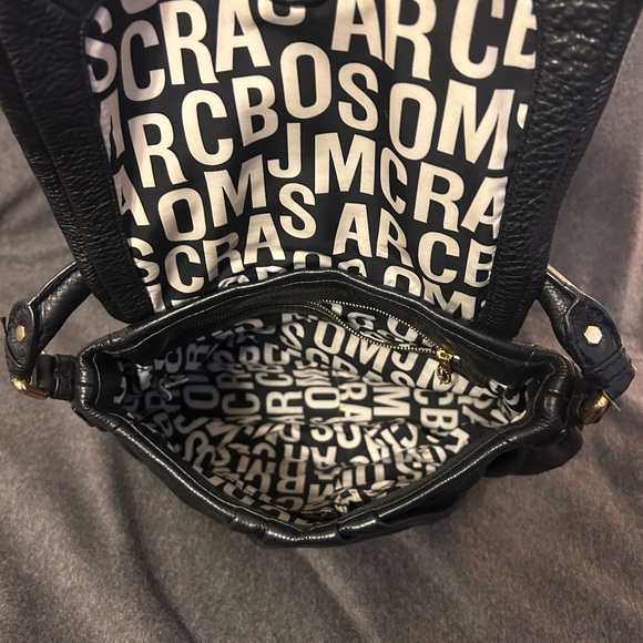 Marc by Marc Jacobs Lil Ukits black leather hobo bag - Picture 6 of 6